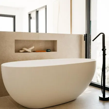 Villa 328 *
