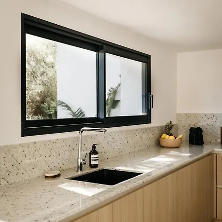 328 * Saint-Raphael (Var)
