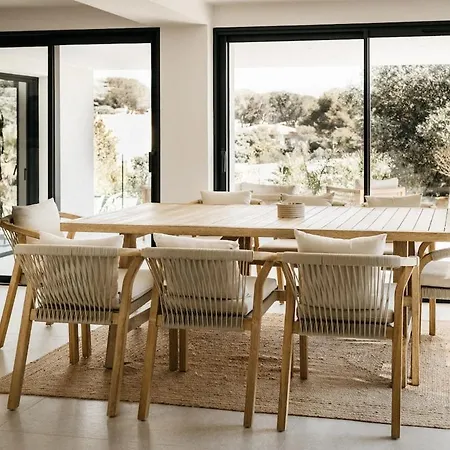 Villa 328 *